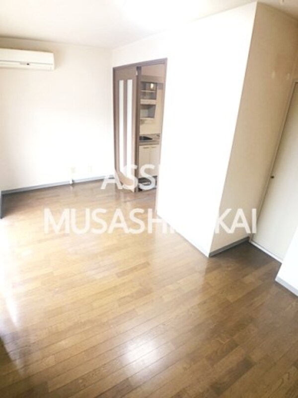 居室(写真：設備同仕様の参考写真です)