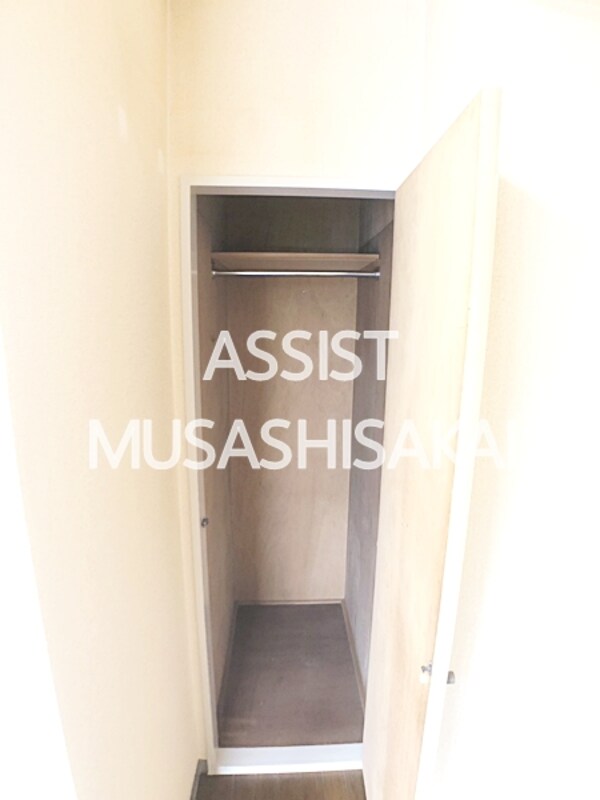 収納(写真：設備同仕様の参考写真です)