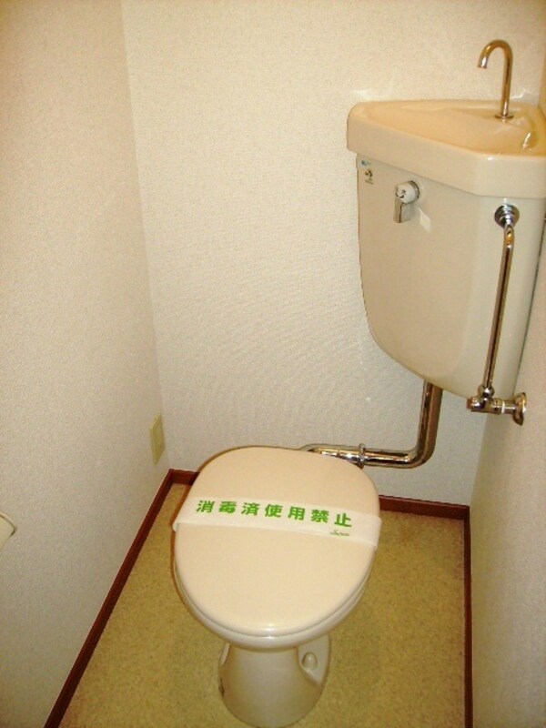 トイレ(同間取り別号室の参考写真です。)
