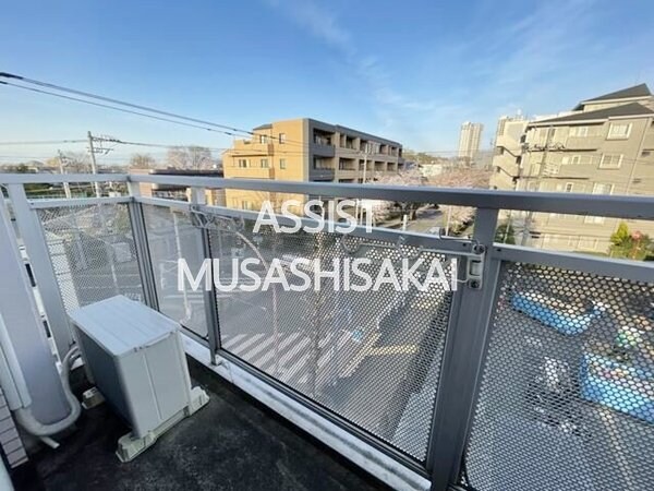 バルコニー(写真：設備同仕様の別号室です)