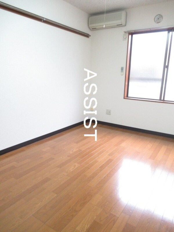 居室(写真：設備同仕様の別号室です)