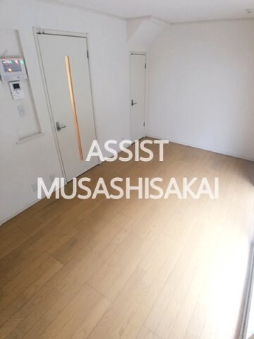 物件内観写真24　(写真：設備同仕様の別号室です)