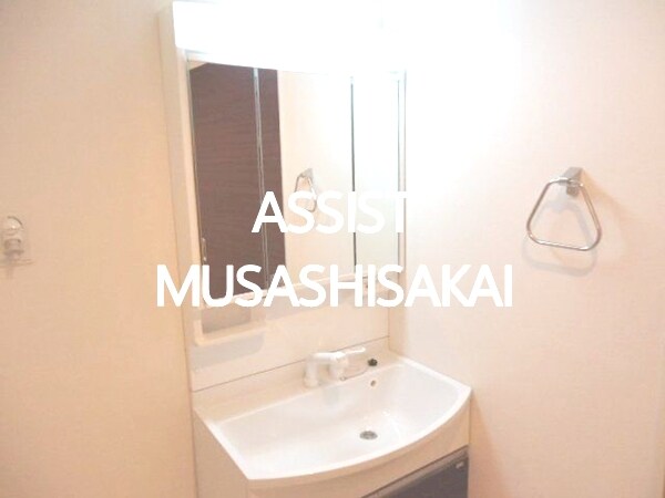 物件内観写真6　(写真：設備同仕様の別号室です)