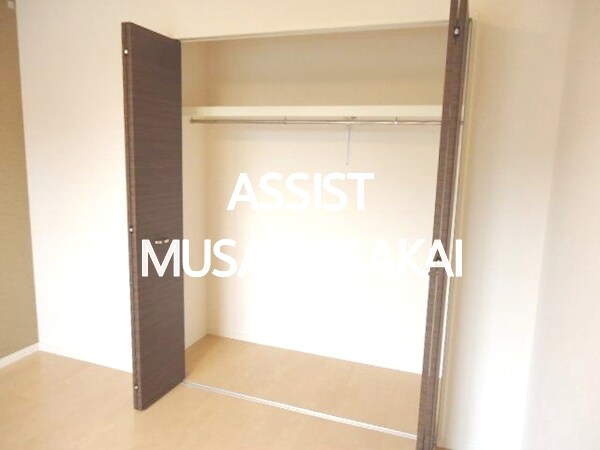 物件内観写真17　(写真：設備同仕様の別号室です)