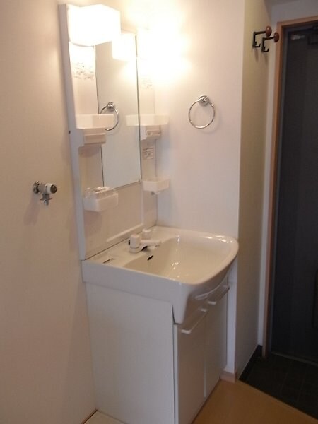 物件内観写真9　(独立洗面台)