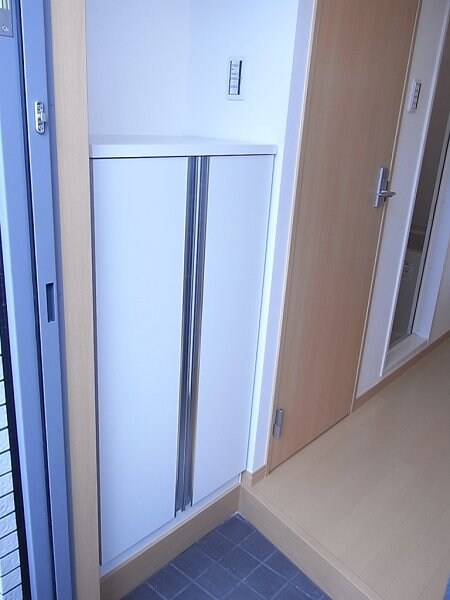 物件内観写真11　(下駄箱)