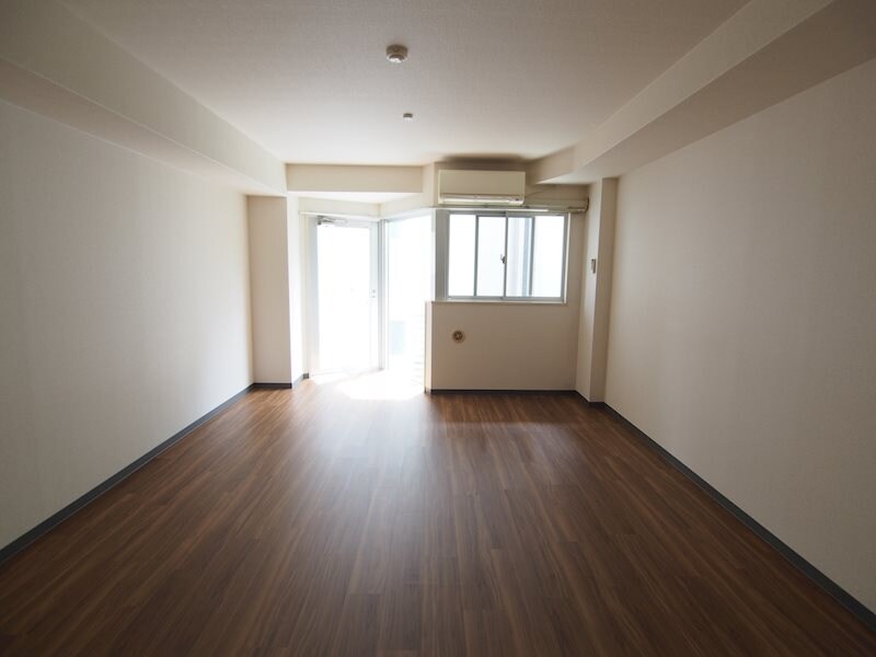 物件内観写真10　(リビング（2）)