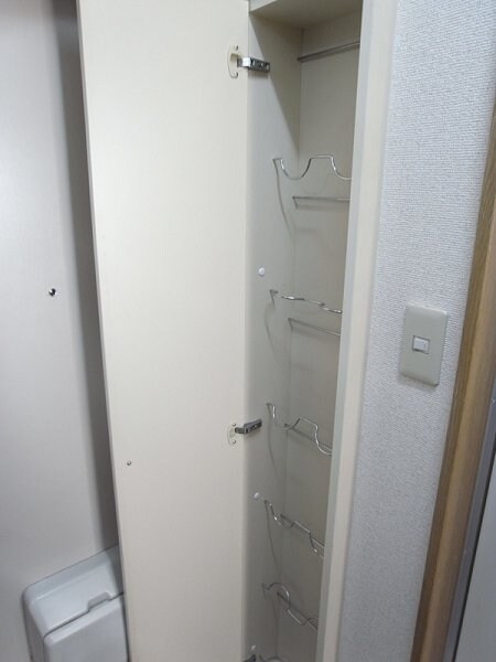 物件内観写真2　(下駄箱)