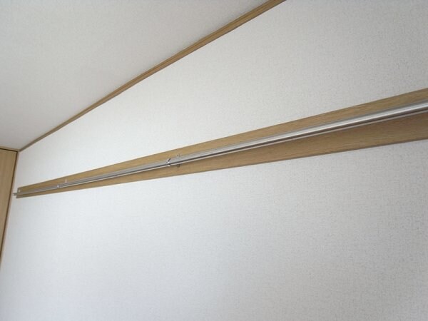 物件内観写真9　(ハンガーパイプ)