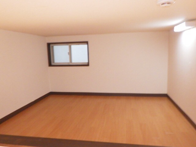 物件内観写真2　(ロフト)