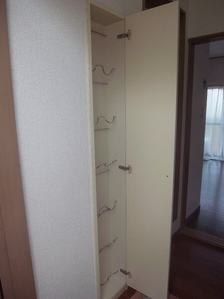 物件内観写真9　(下駄箱)