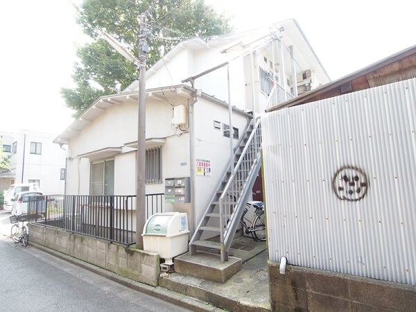 レオ三鷹の物件外観写真