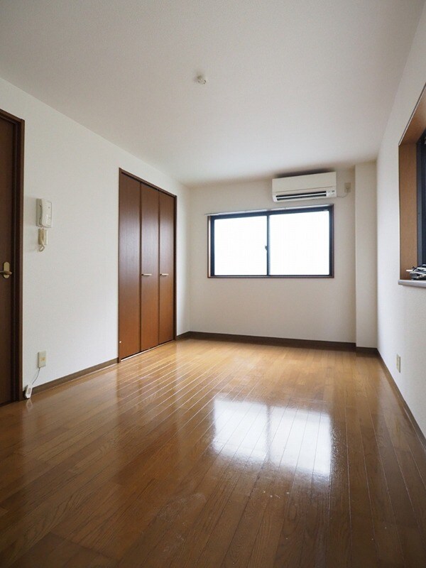 物件内観写真4　(別部屋同間取り)