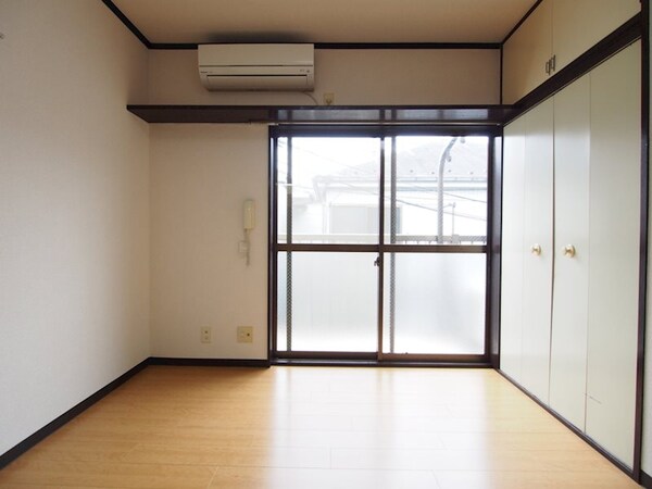 リビング(別部屋同間取りの写真になります。)