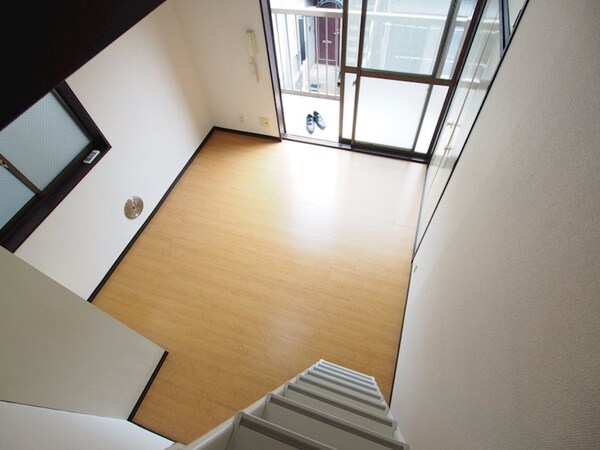 ベッドルーム(別部屋同間取りの写真になります。)