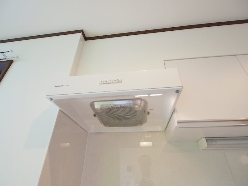 物件内観写真13　(キッチン換気扇)