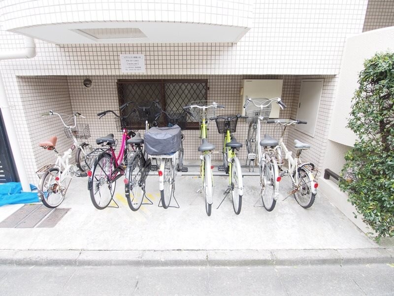 物件内観写真20　(敷地内駐輪場)