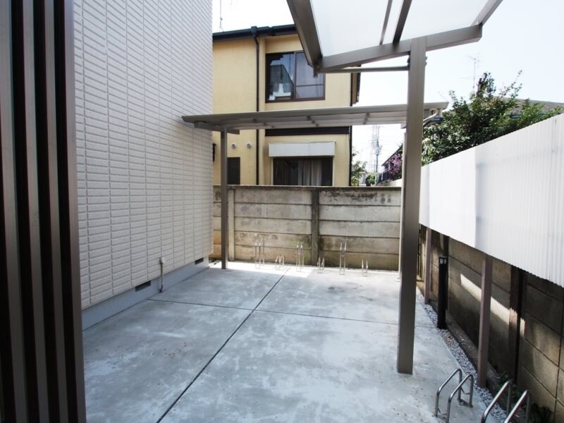 物件内観写真12　(駐輪場)