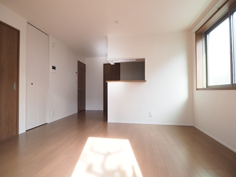 物件内観写真9　(リビング2)