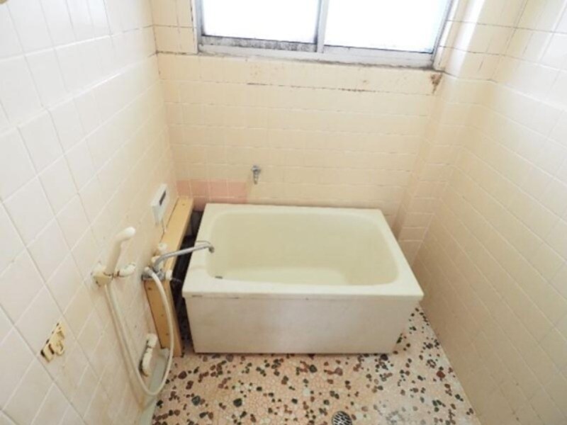 物件内観写真6　(リフォーム前の写真です)