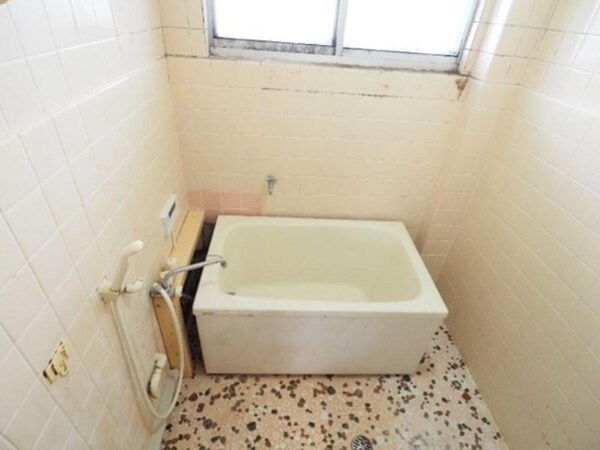 風呂画像(リフォーム前の写真です)