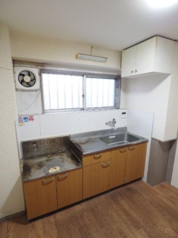 キッチン(リフォーム前の写真です)