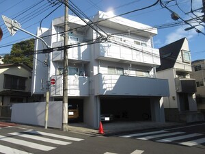 フラット大沢外観写真