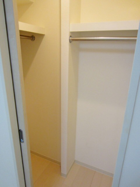 物件内観写真11　(ウォークインクローゼット)