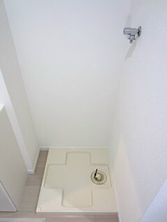 物件内観写真15　(洗濯機置場)