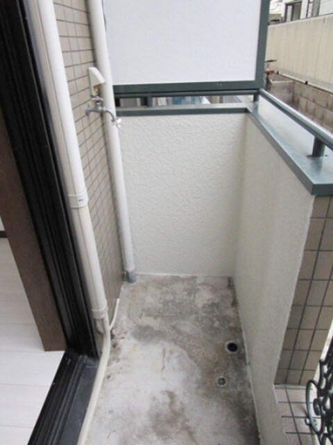 物件内観写真2　(室内洗濯機置き場（ベランダ）)