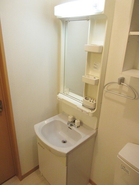 物件内観写真8　(独立洗面台)