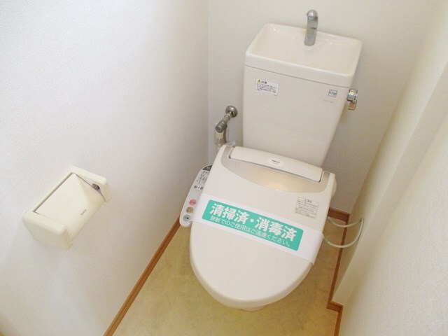 物件内観写真9　(温水洗浄便座)