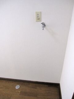 物件内観写真2　(室内洗濯機置場)