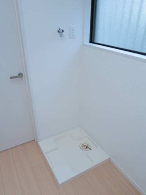 物件内観写真2　(室内洗濯機置き場)