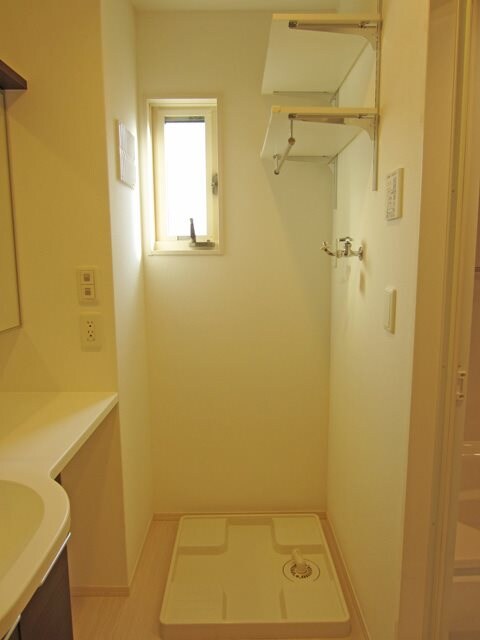 物件内観写真19　(室内洗濯機置場)