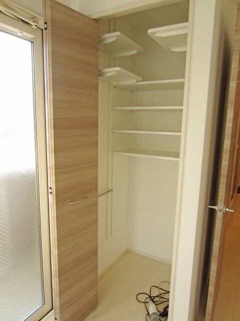 物件内観写真22　(収納（リビング）)