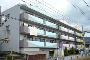 ループIII番館外観写真