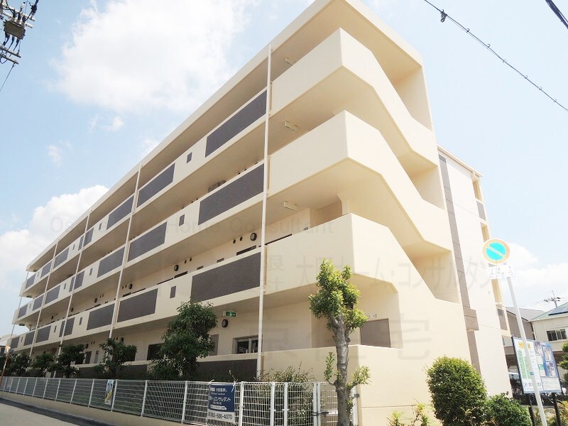 ライフステージ高安の物件外観写真