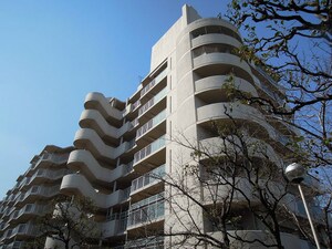 パレス八尾山本外観写真