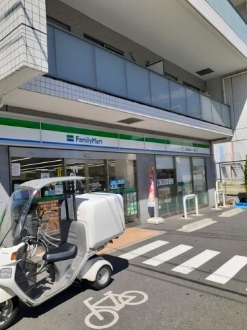 物件外観写真3　(ファミリーマートまで150m)