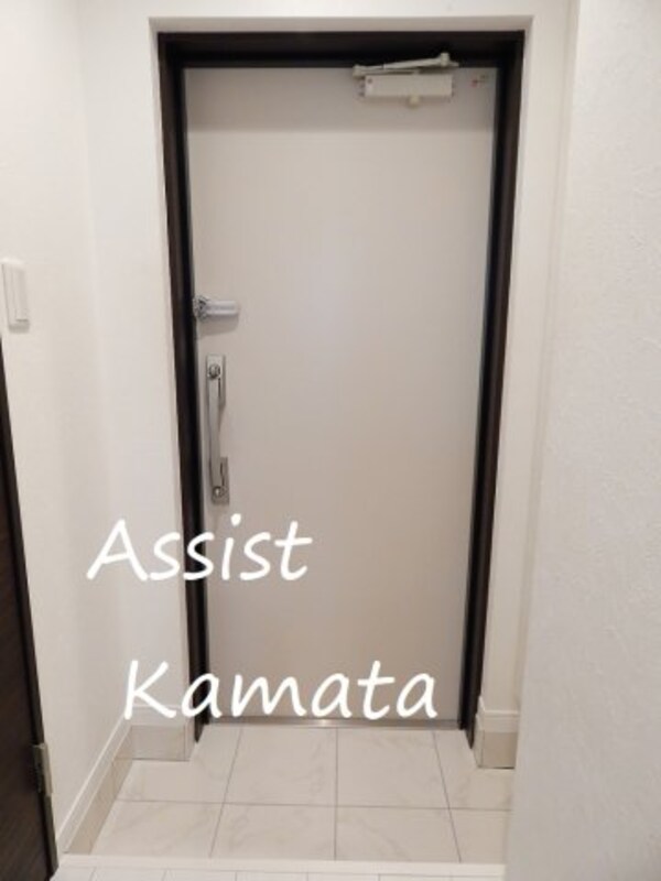 玄関(写真は同タイプの別号室です)