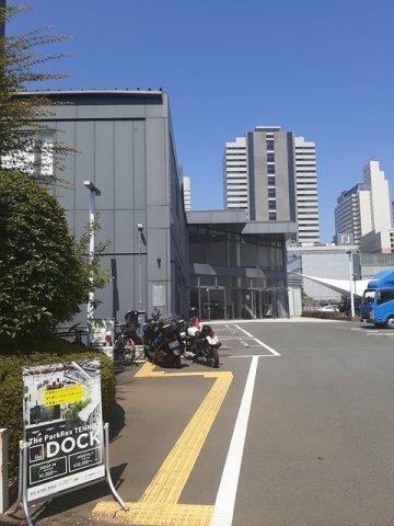 物件外観写真7　(DOCKコワーキングスペースまで119m)