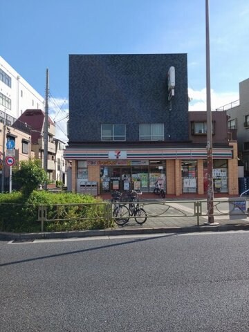 物件外観写真3　(セブンイレブンまで177m)