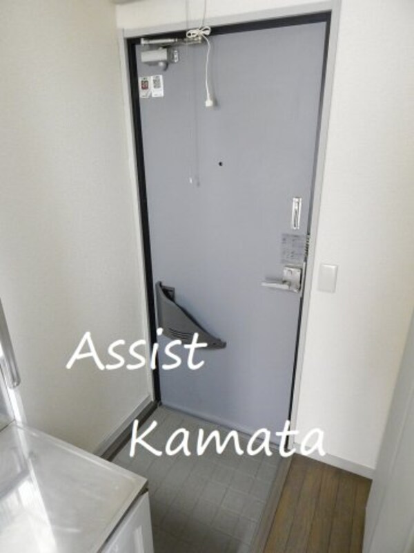 玄関(写真は同タイプの別号室です)