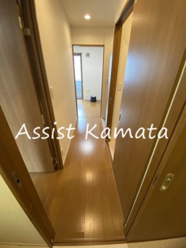 玄関(写真は同タイプの別号室です)