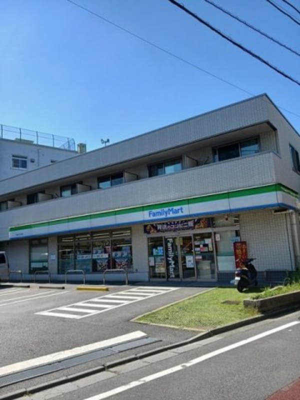 周辺環境(ファミリーマートまで220m)