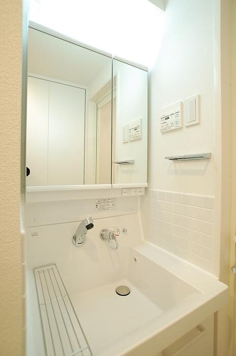 物件内観写真18　(洗面台)