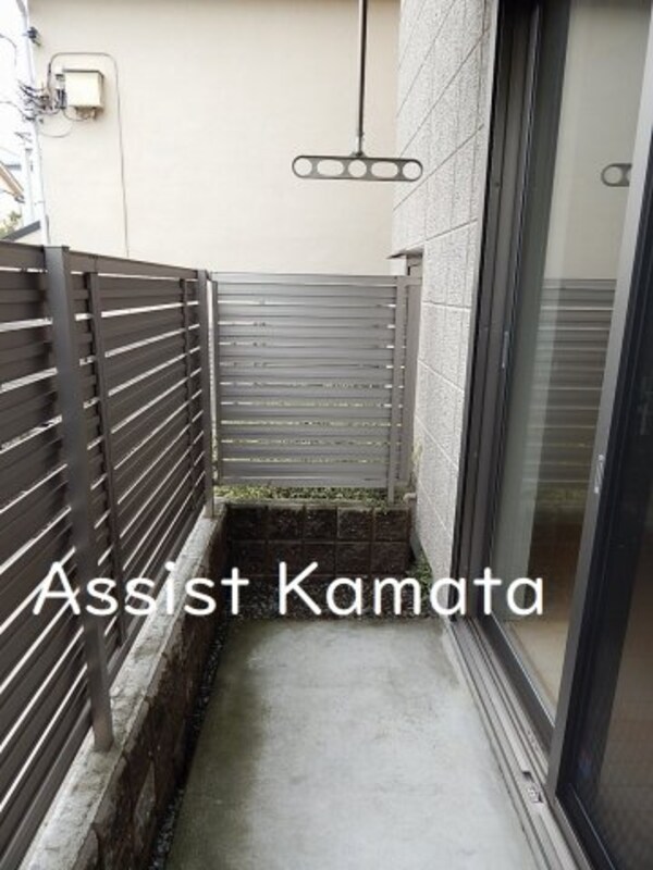 バルコニー(写真は同タイプの別号室です)