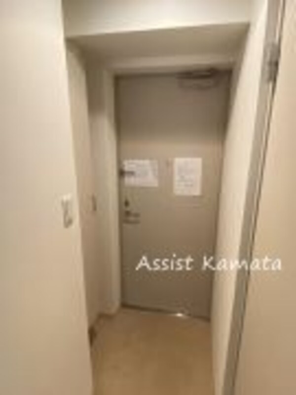 玄関(写真は同タイプの別号室です)