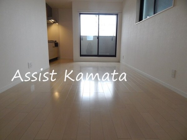 居室(写真は同タイプの別号室です)